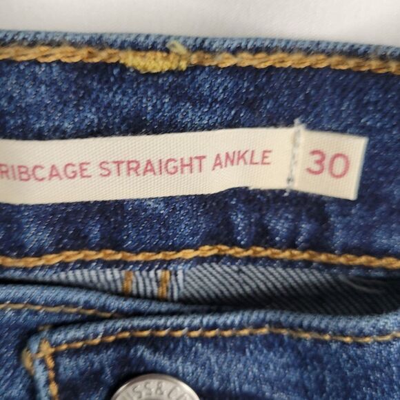 NEW 30 LEVI'S RIBCAGE STRAIGHT LEG ANKLE RIB CAGE SHORT JEANS 27 NWT - Picture 4 of 11